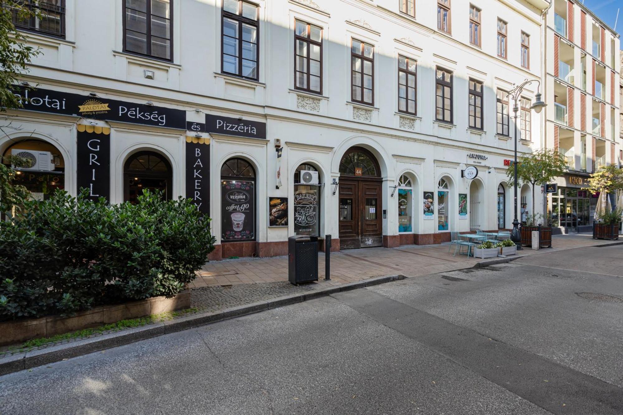 Kiraly 44 Luxury Apartment With Free Parking Будапеща Екстериор снимка